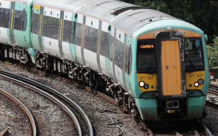 Rail strike cripples rail services in southern England 